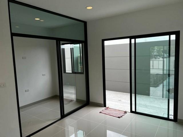 ให้เช่าทาวน์โฮม โครงการ พรีเมียม เพลส พหลโยธิน-รามอินทรา ติดถนนเทพรักษ์ ใกล้รถไฟฟ้าสายสีเขียวสถานีสายหยุด 11