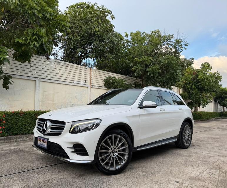 Benz GLC250d 4MATIC AMG Dynamic ปี 2017 สีขาว ราคาดี มือเดียว