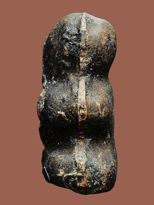 พระปิดตาเนื้อผงคลุกรัก หลวงพ่อทองสุข วัดสะพานสูง พิมพ์ชลูด...เก่า เดิมๆ 3