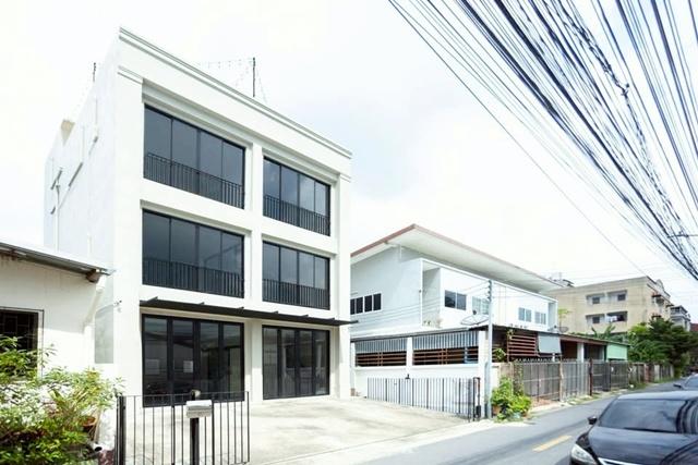 ไบเทค บางนา 2กม. 4 นอน บางนา-ตราด 7-17 MRTศรีอุดม 1.8กม. ให้เช่าสำนักงาน ออฟฟิศ 3.5 ชั้น 320 ตร.ม. 25 ตร.วา.เซ็นทรัล บาง 1