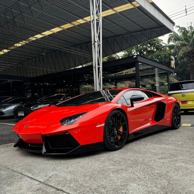 Lamborghini Aventador สีภายนอกพิเศษ