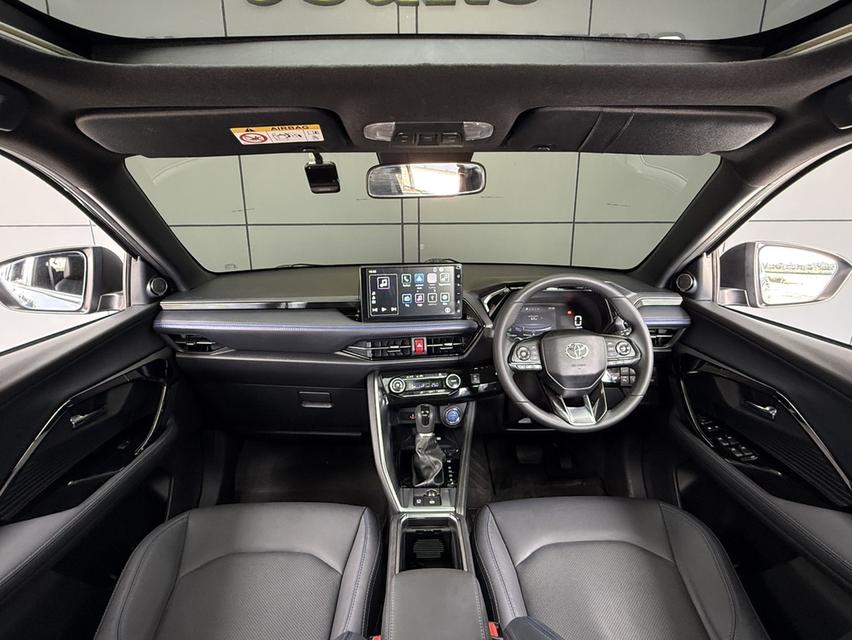 2024 TOYOTA YARIS CROSS, 1.5 HEV PREMIUM LUXURY โฉม ปี23-ปัจจุบัน สีเทา ตัวท็อปสุด หลังคาแก้ว รูปที่ 7