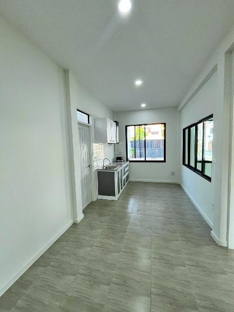 บ้านเดี่ยว 2 ชั้น เพิ่งรีโนเวทใหม่ 58 ตร.วา.232 ตร.ม.เหมาะกับทำโฮมออฟฟิศ อยู่อาศัย รร.นานาชาติบริติชโคลัมเบีย 3.5 กม. 4  5