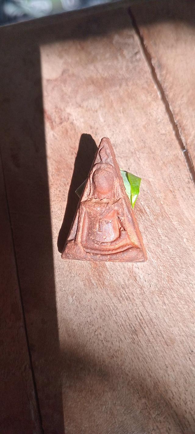 ขายพระนางพระญาพิมม์เข่าโค้ง