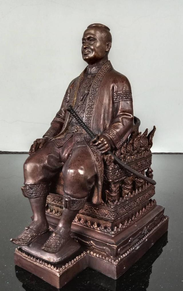 564.พระบรมรูปหล่อในหลวงรัชกาลที่ 3 พระบาทสมเด็จพระปรมาธิวรเสรฐมหาเจษฎาบดินทรฯ พระนั่งเกล้าเจ้าอยู่หัว ทรงประทับบนพระที่นั่งราชยานพุดตานทอง 7