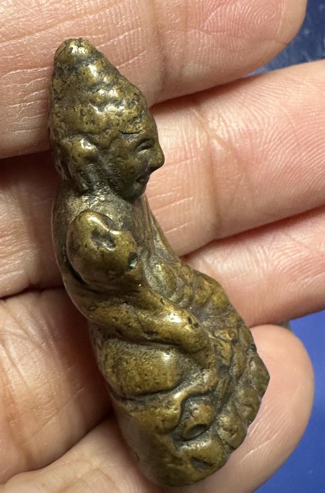 พระกริ่งถือบัววัดปราสาทบุญญาวาส  3