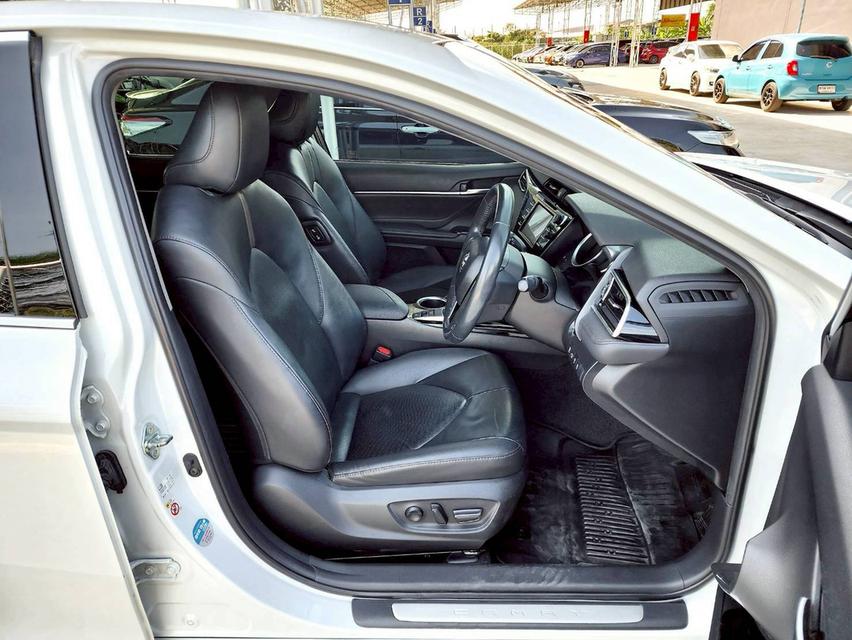 Toyota Camry 2.0G ปี19 13