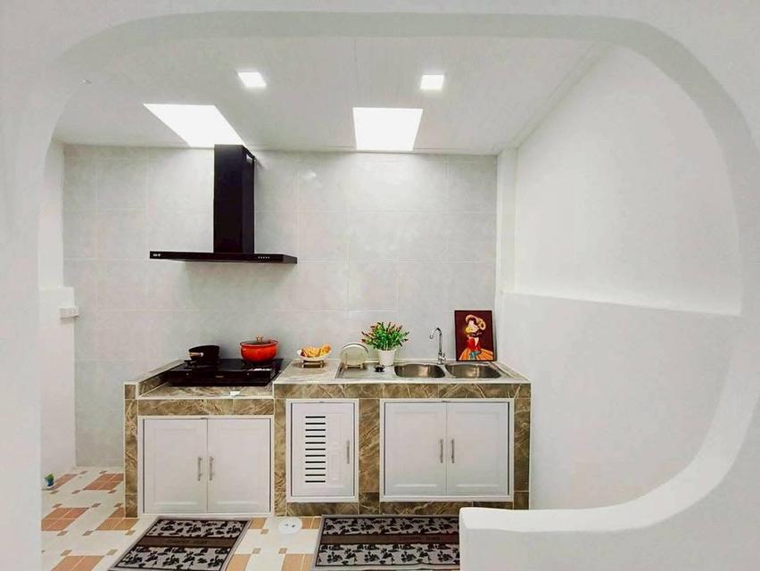 ทาวน์เฮาส์ 2 ชั้น หมู่บ้านพูนสินธานี 3 ซอยเคหะร่มเกล้า 64 11