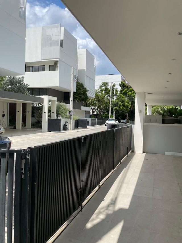 Home Office for Rent** **ARKIN Vibhavadi – Near Don Mueang Airport** Home Office ติดถนนวิภาวดี เพียง **50 เมตร** 3