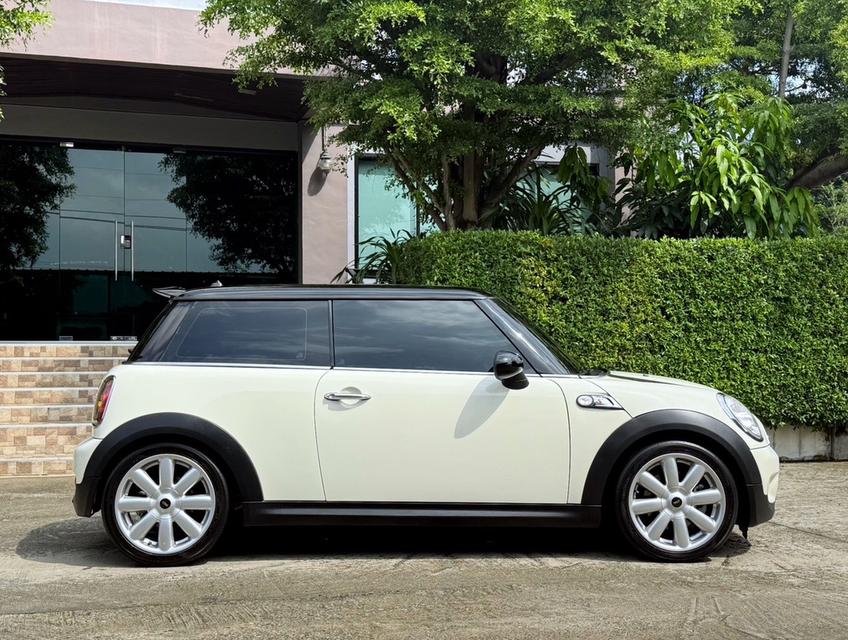 2009 MINI COOPER S R56 รถมือเดียวออกป้ายแดง รถวิ่งน้อย ประวัติศูนย์ครบ รถไม่เคยมีอุบัติเหตุครับ