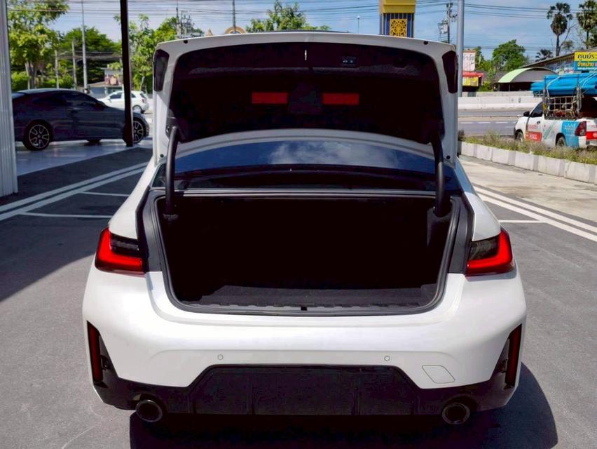 รหัสรถ KPV1100 2023 BMW 330e M SPORT LCI สีขาว 16