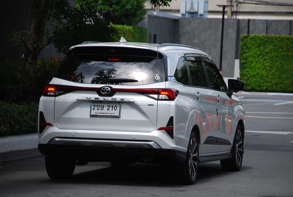 2022 Toyota Veloz Premium 1.5 รุ่นTOP สุด รถบ้าน เข้าศูนย์ตลอด 15