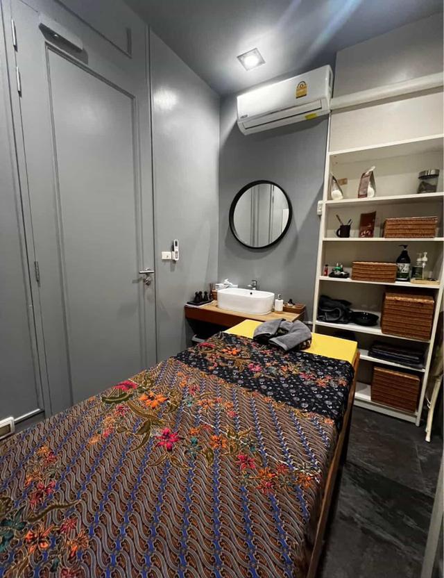 The commercial shop on the first floor of the popular Saturdays Residence for 129 luxury apartments 5