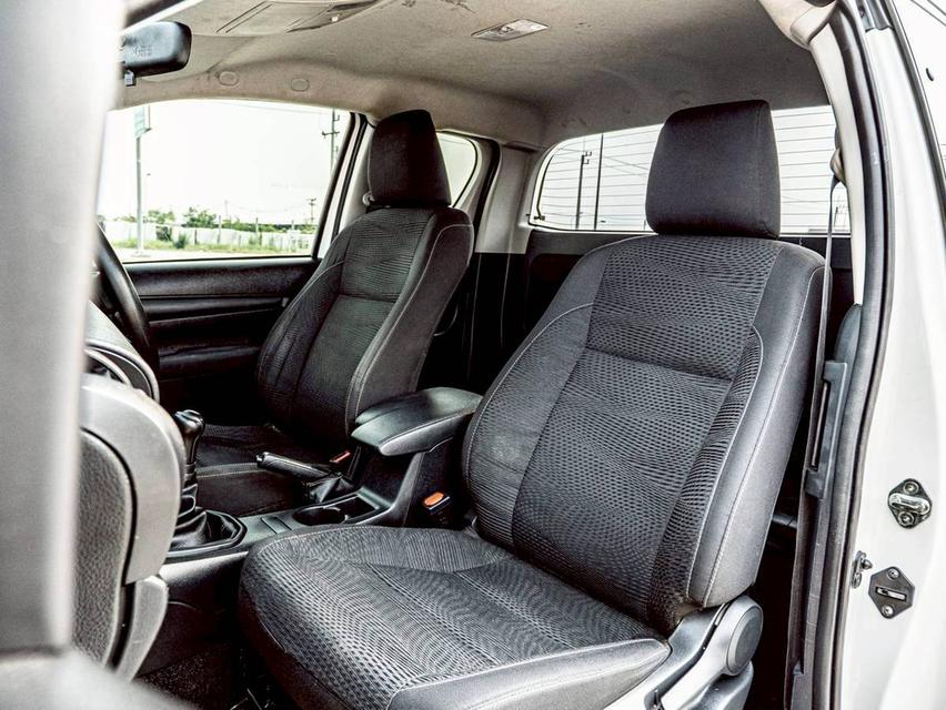 TOYOTA Hilux Revo SmartCab 2.4 Z edition ปี 2022 สีขาว 13