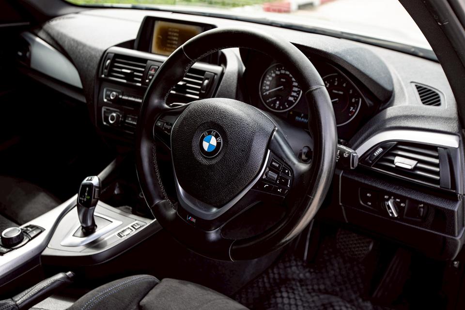 BMW 116i 1.6 TUERER RHD F20 Hatchback สีขาว ปี 2014  15