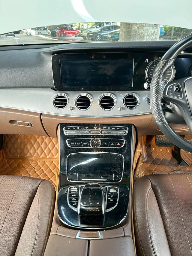 Mercedes-Benz E350e 2.0 Avantgarde W213 AT ปี 2017 11