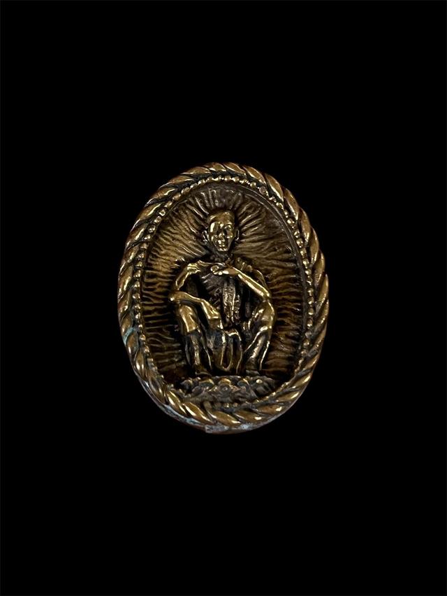 หลวงพ่อคูณ เหรียญหล่อ รุ่นอยู่ไหนก็รวย ปี 2536