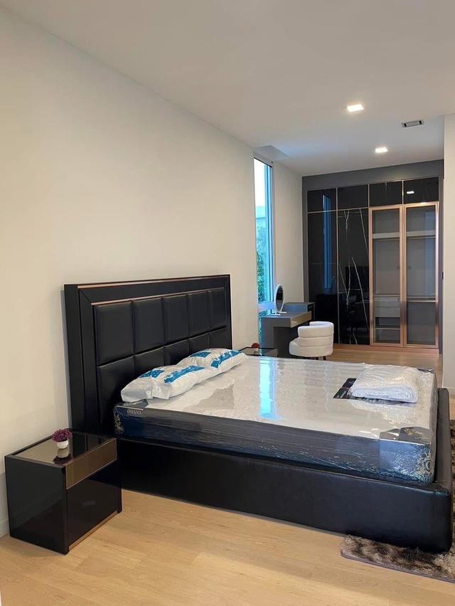 Luxury 3-Story House with Private Elevator at Vive Ekamai–RamintraModern design, fully furnished, dog-friendly, and easy access to the expressway. 11