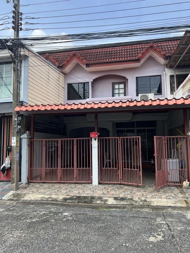 ทาวเฮ้าส์ให้เช่า ซ.นวลจันทร์24 15000 บาท