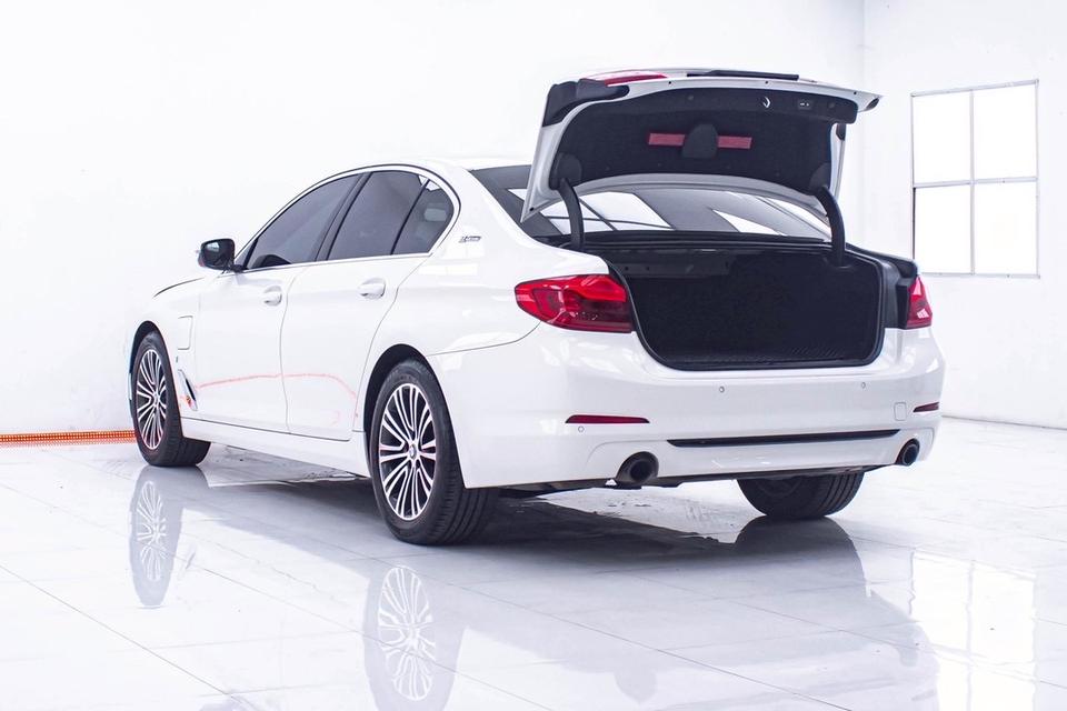 รหัสรถ 1D890 BMW 530E HIGHLINE 2.0 15
