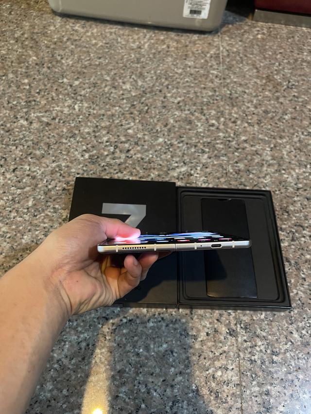 ขายSamsungFold3 5G สีหายากมากๆPhontom Silver512กิ๊กสูนTrueมีกล่องอีมี่ตรงไร้รอยตกใดๆใช้งานดีถูกๆ