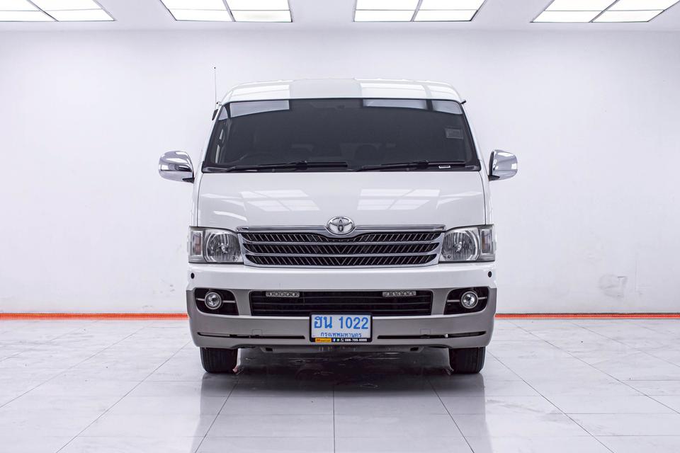 TOYOTA VENTURY 2.7 V 2010