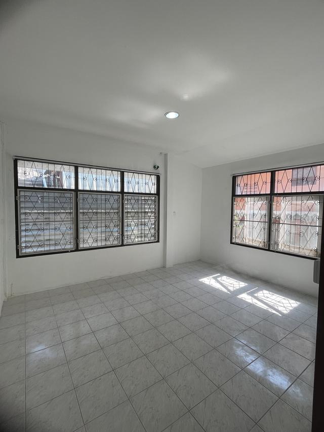 ขายด่วน! บ้านเดี่ยวชั้นเดียว 11