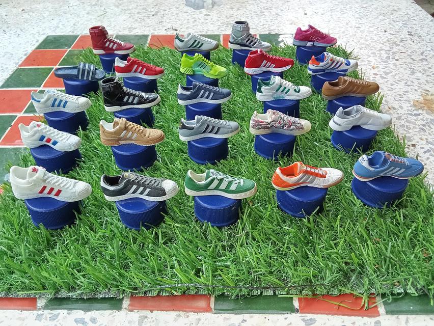 โมเดลรองเท้า adidas@pepsi24ชิ้น