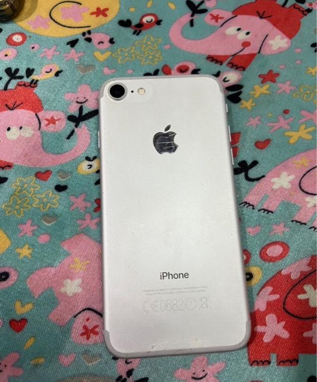 iPhone 7 สีเงิน