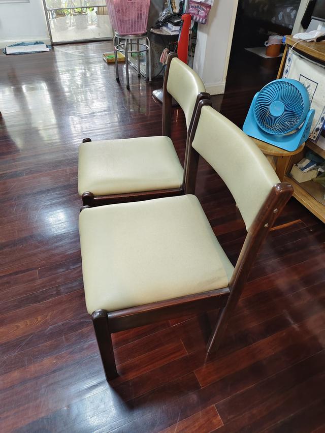 เก้าอี้นั่งไม้มะค่า 2 ตัวอายุ 40 ปี รูปที่ 4