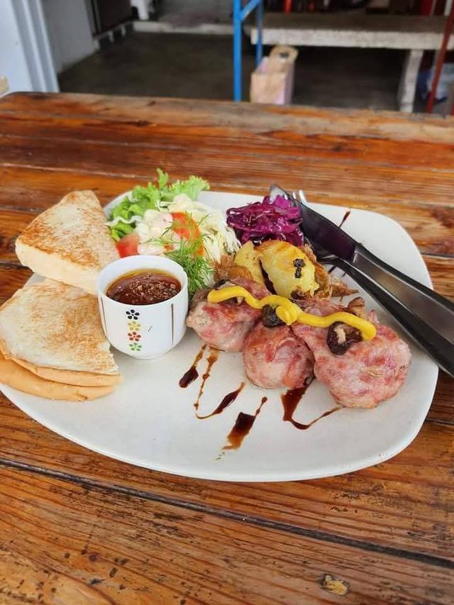 ขายทาวน์โฮมขนาด 16 ตรว 2ชั้น 2ห้องนอน 1ห้องน้ำ แถมแอร์ 2เครื่อง ขนาด 12,000btu / ขนาด 18,000btu ราคา 750,000บาท รังสิตคลอง 9 Tel.083 871 1805 10