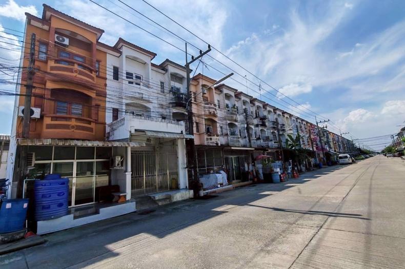 ขาย/เช่า ทาวน์โฮม เนื้อที่ 16 ตร.ว. หมู่บ้านฉัตรณรงค์วิลล่า 5, ใกล้ตลาดชัชวาล ถนนลำลูกกา(คลอง7) ตำบลบึงคำพร้อย อำเภอลำลูกกา ปทุมธานี 2