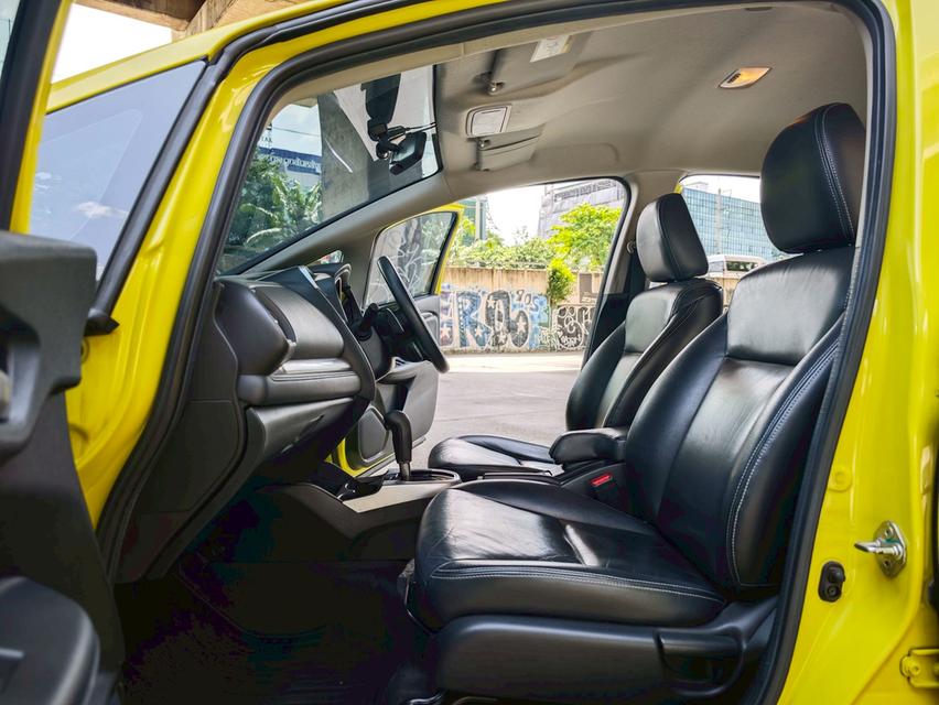 2015 Honda Jazz 1.5 SV AT รถสวย มือเดียว ป้ายแดง ไมล์น้อย รูปที่ 15