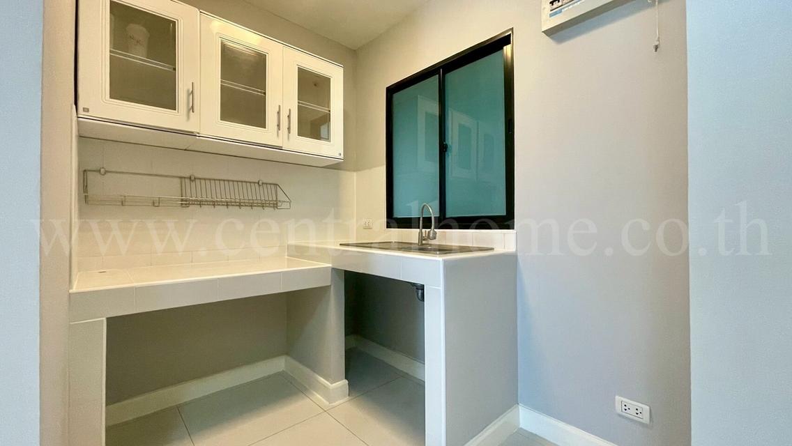 ทาวน์โฮม 3 ชั้น บ้านกลางเมือง รัตนาธิเบศร์ รีโนเวทใหม่ พร้อมอยู่ 5
