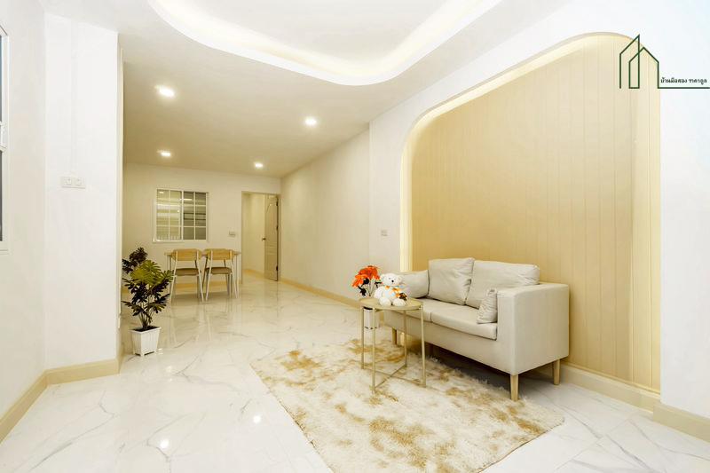 ทาวน์เฮ้าส์รีโนเวทใหม่เอี่ยม หมู่บ้านบัวทอง 4 ฟรีค่าโอน  2