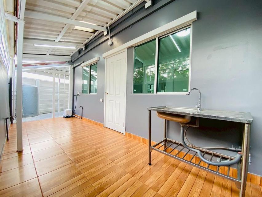 ทาวน์เฮ้าส์2ชั้นรีโนเวทพร้อมเข้าอยู่ 18