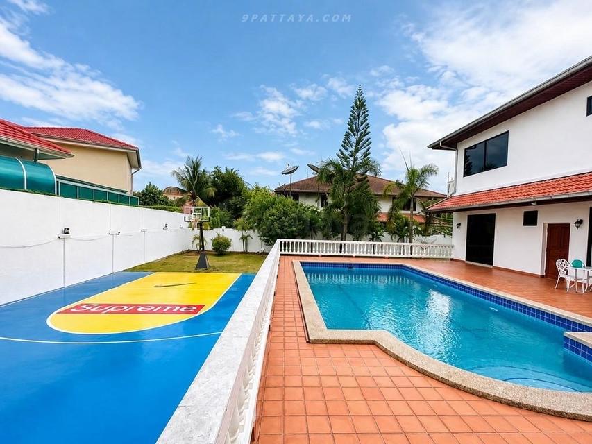 For Sale — Large Pool Villa at Paradise Villa 1, East Pattaya 2-storey pool villa• Land size: 375 sq.wah / 1,500 sq.m 4 bedrooms 4 bathrooms 1