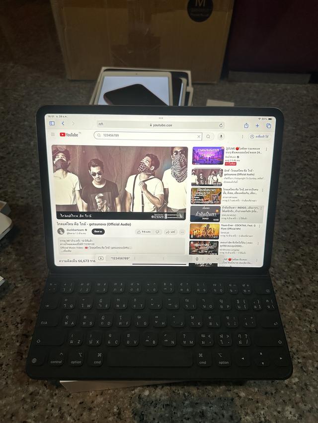 ขายSmart KeyBoardiPadPro11นิ้วของแท้ยกกล่องสภาพสวยๆใช้งานดีถูกมากกก