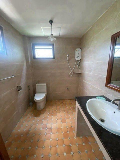 ให้เช่าบ้านเดี่ยว 2 หลัง พื้นที่ 200 ตร.วา ซอยรามคำแหง 16 เหมาะทำออฟฟิศสำนักงานอยู่อาศัย ที่จอดรถ 12 คันใกล้มอเตอร์เวย์ ทางด่วน เดินทางสะดวกทุกเส้นทาง 6