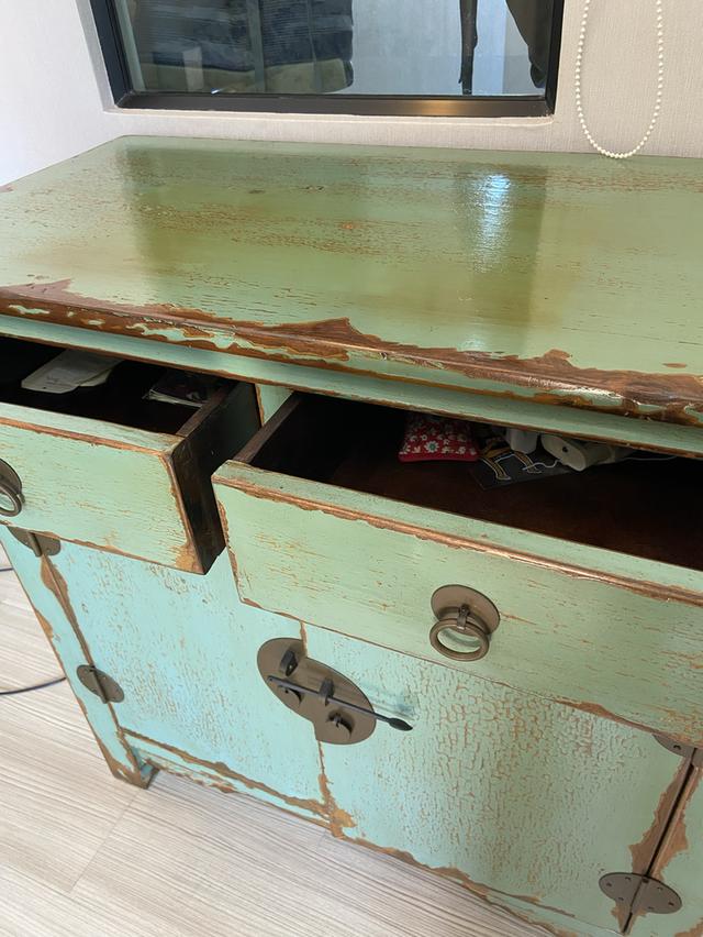 ตู้โชว์โบราณ ของตกแต่งล้ำค่าแบบจีน