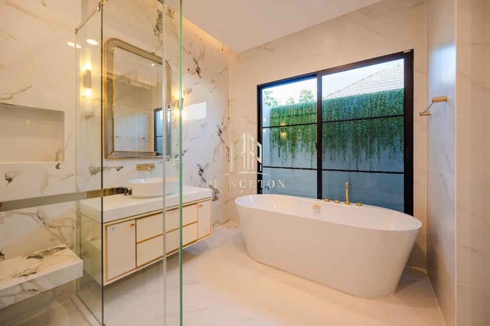 Luxury House for Sale or Rent Nantawan Rama 9 New Krungthep Kreetha 16