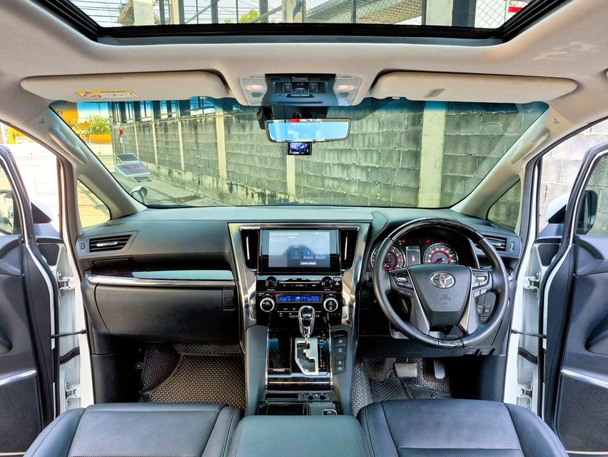 Toyota Alphard 2.5SC ปี22 8
