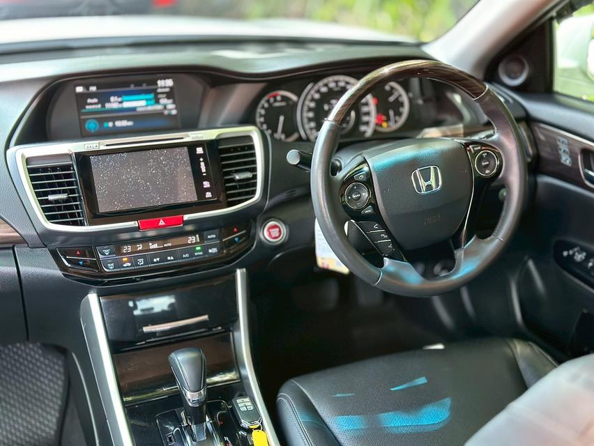 รหัสรถ PAT9325 Honda Accord 2.0EL A/T สีขาวมุก ปี 2017 10