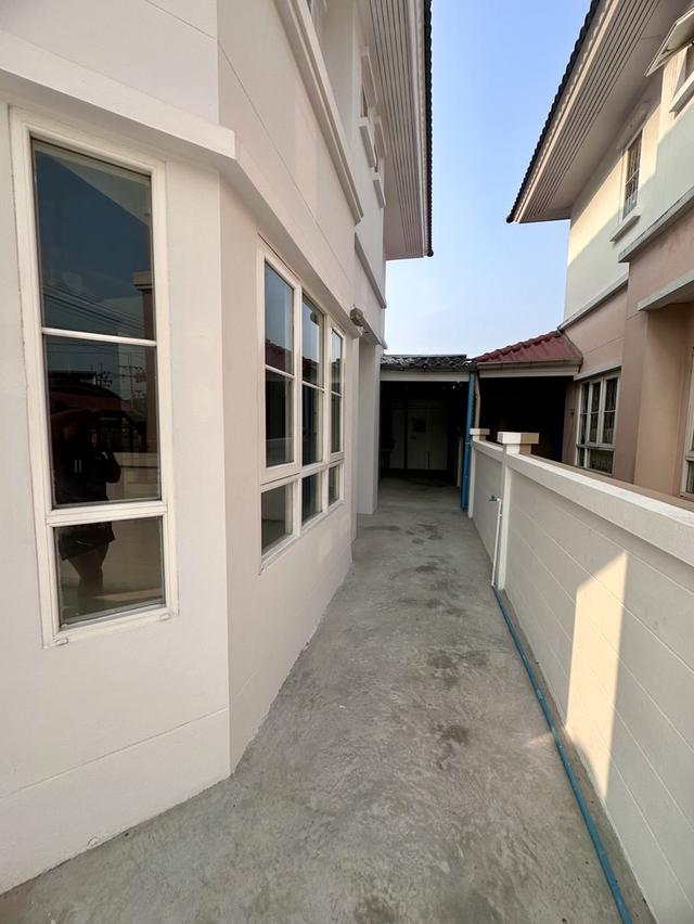 บ้านเดี่ยว มบ.นาราวัลย์ พร้อมอยู่มาก ย่านบางบอน3 พร้อมเฟอร์ฯบิวอิน เนื้อที่ 59 ตรว ติดถนนสี่เลนส์ ใกล้แหล่งอำนวยความสะดวก รพ. ร้านสะดวกซื้อ โรงเรียน 6