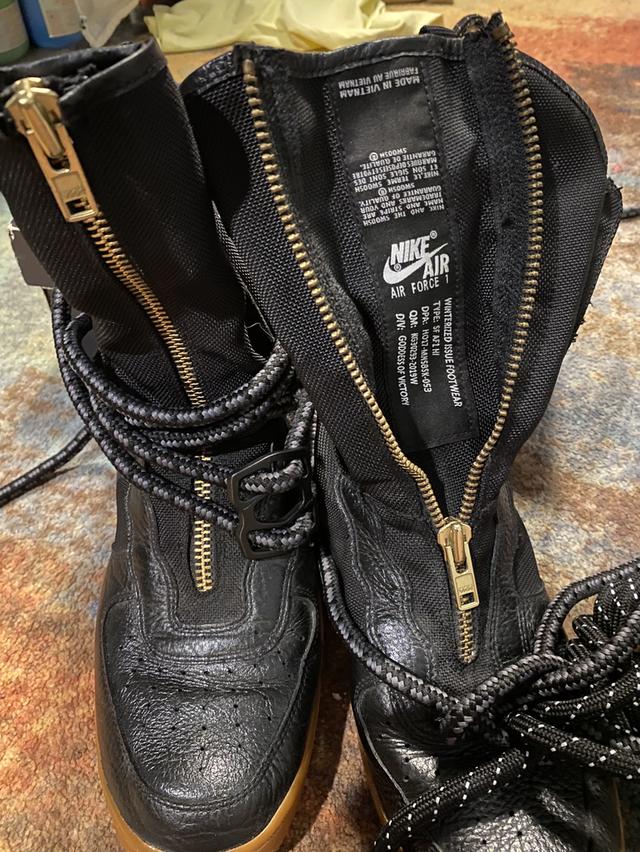 NIKE AIR  LTD  2