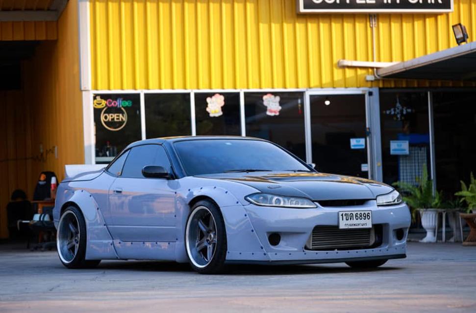 ขายรถมือสอง NISSAN SILVIA S15 สีสวยแต่งจัดเต็ม 2