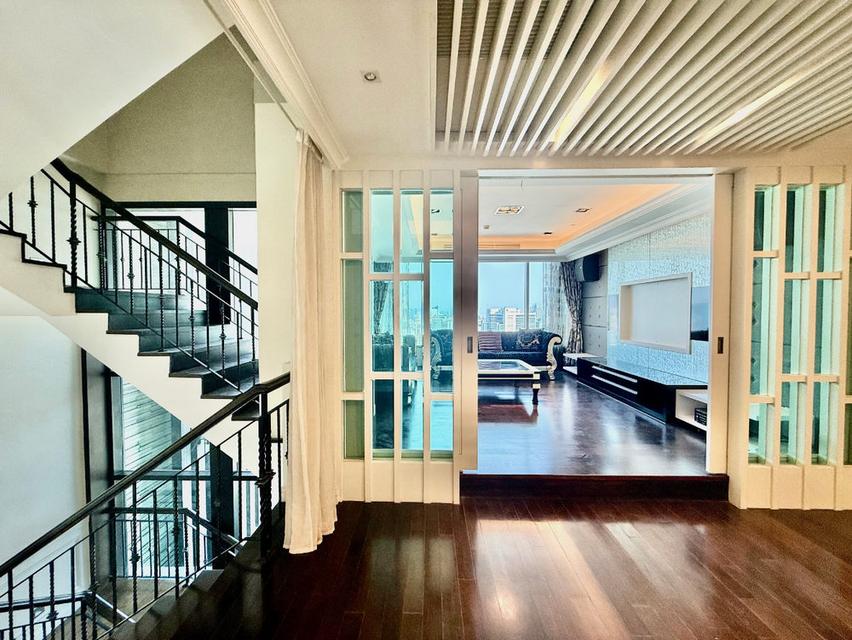 Aguston Sukhumvit 22 Penthouse 3 Story 4 Beds, 4 Baths and Rooftop Garden High Floor, Fully furnished 2