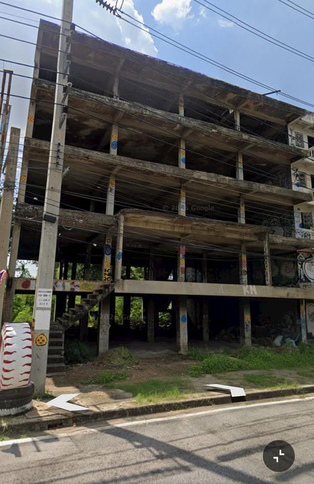 ขายด่วนอาคารพาณิชย์ 5 ชั้น สามแยกปักธงชัย ทำเลดี เหมาะกับรีโนเวทสร้างธุรกิจใหม่ 2