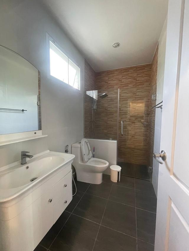 บ้านเดียวสองชั้น4นอน4ห้องนำ้ 4