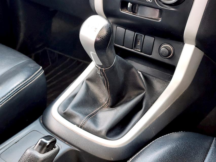  ISUZU D-max Space Cab 1.9L M/T  ปี 2019 17